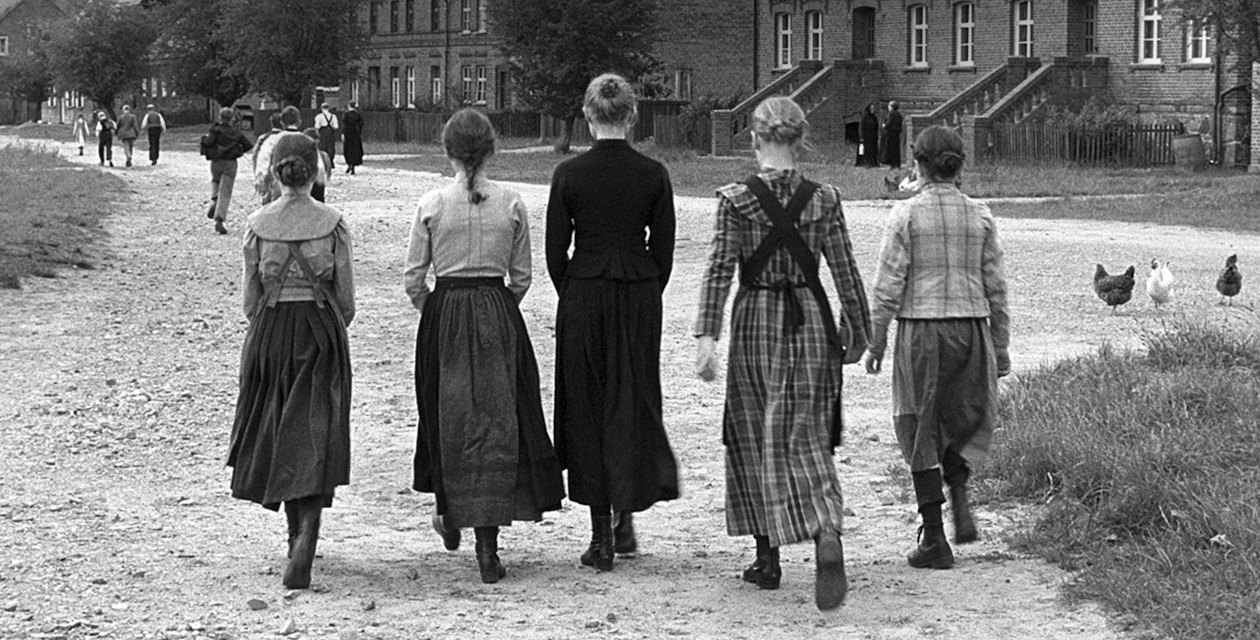 Das-weisse-Band-Slider.jpg Das-weisse-Band-Slider.jpg